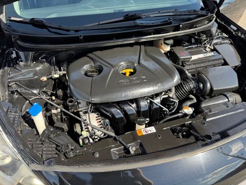 Used 2017 Hyundai Elantra GT image 14