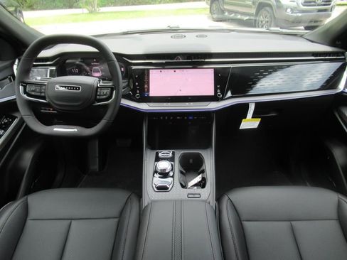 Used 2025 Jeep Wagoneer S Limited image 13