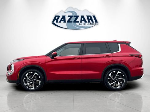 Used 2024 Mitsubishi Outlander SE Black Edition image 6