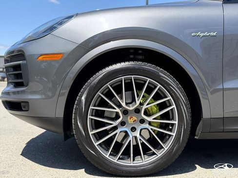 Used 2020 Porsche Cayenne E-Hybrid w/ Premium Plus Package AWD/4WD image 10