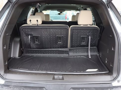 Used 2024 Chevrolet Traverse LS w/ Safety Package image 22