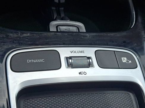 Used 2025 Mercedes-Benz GLB 250 4MATIC image 26