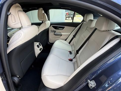 Used 2025 Mercedes-Benz C 300 Sedan image 15