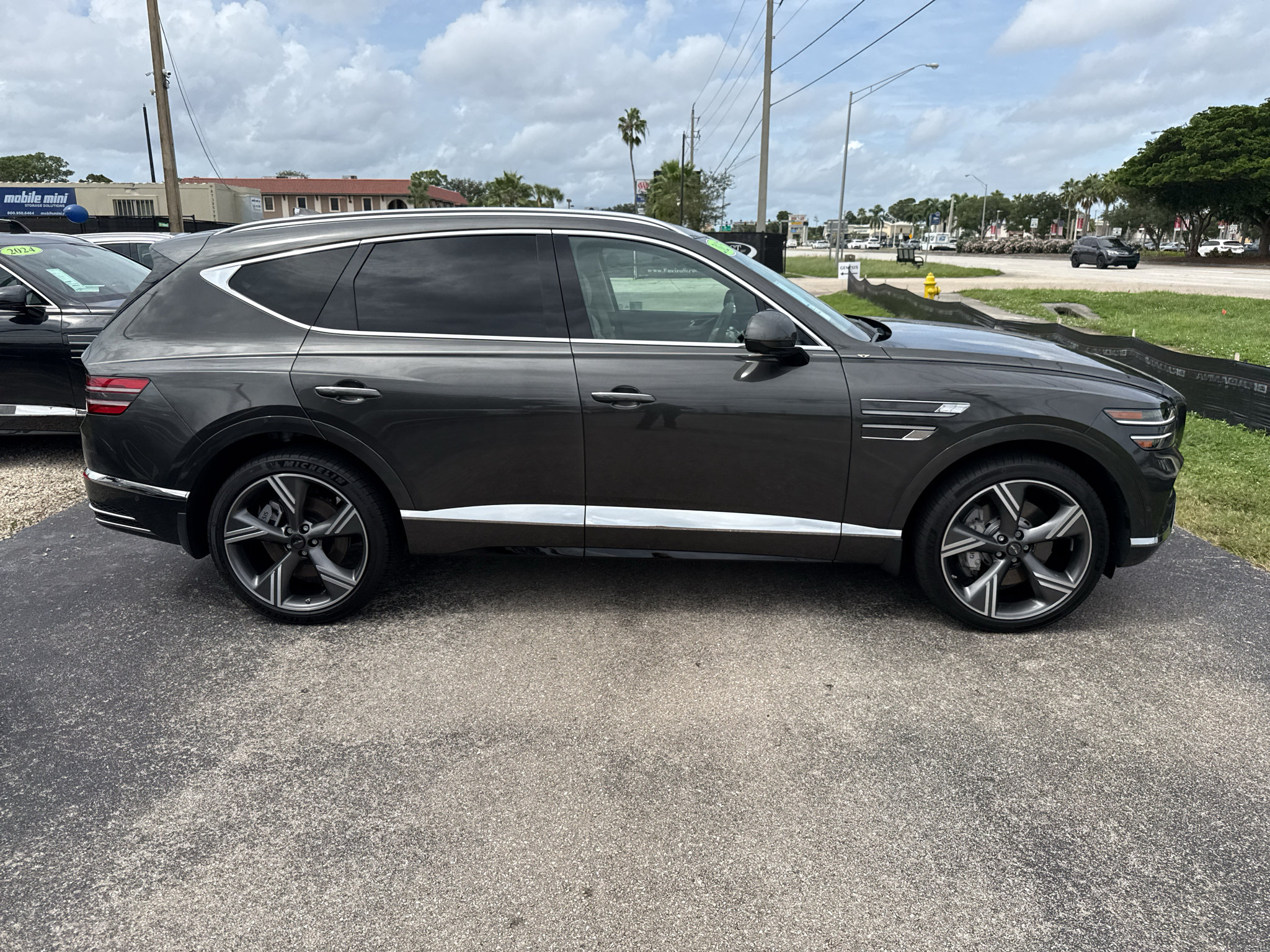 Certified 2025 Genesis GV80 3.5T Prestige AWD/4WD image 8
