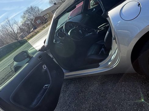 Used 2006 Pontiac Solstice Convertible w/ Premium Package image 9