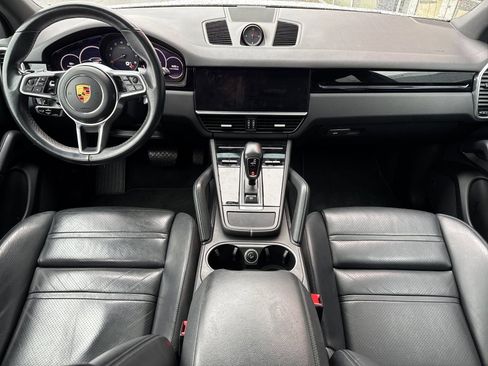 Used 2021 Porsche Cayenne AWD/4WD image 12