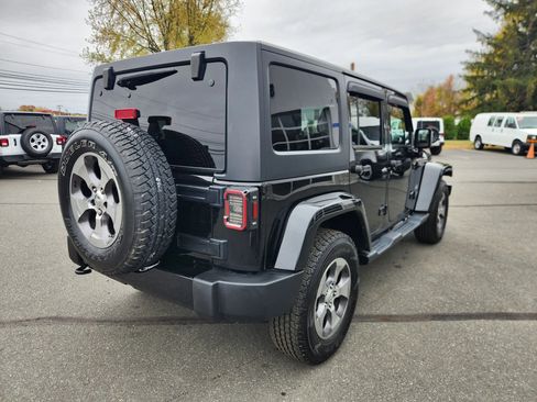 Used 2017 Jeep Wrangler Unlimited Sahara w/ Connectivity Group image 16