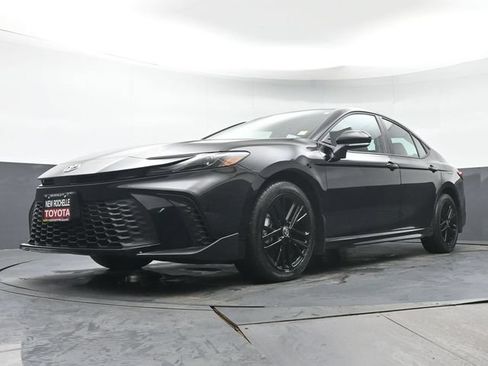 Used 2026 Toyota Camry SE AWD/4WD image 31