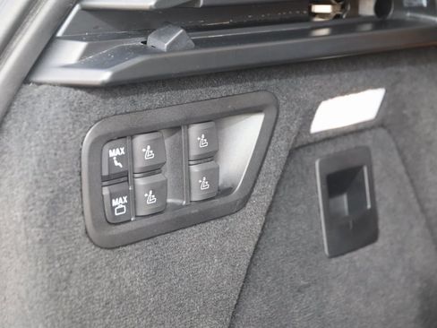 Used 2023 BMW X7 xDrive40i w/ M Sport Package image 79