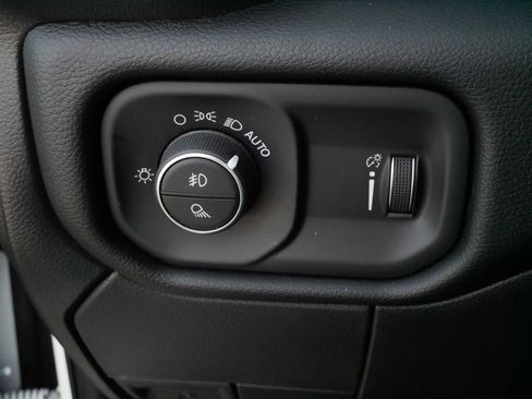 Used 2024 RAM 2500 Big Horn image 27