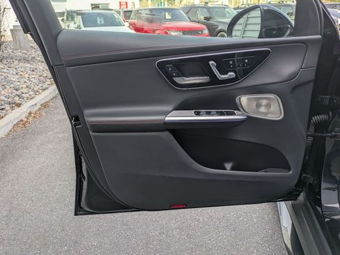 Used 2025 Mercedes-Benz GLC 43 AMG 4MATIC image 12