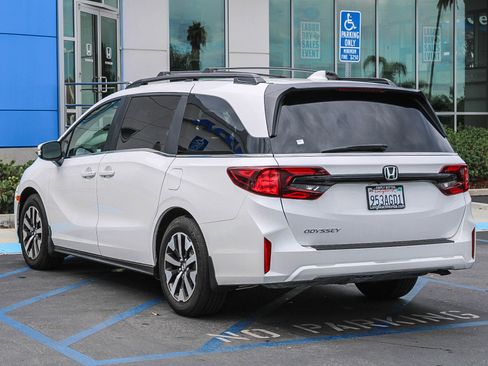 Used 2026 Honda Odyssey EX-L image 9