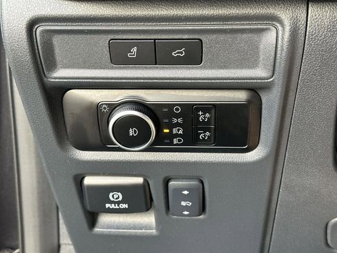 Used 2024 Ford Expedition Limited image 30