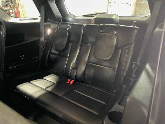 Used 2020 Ford Explorer XLT w/ Equipment Group 202A AWD/4WD image 24
