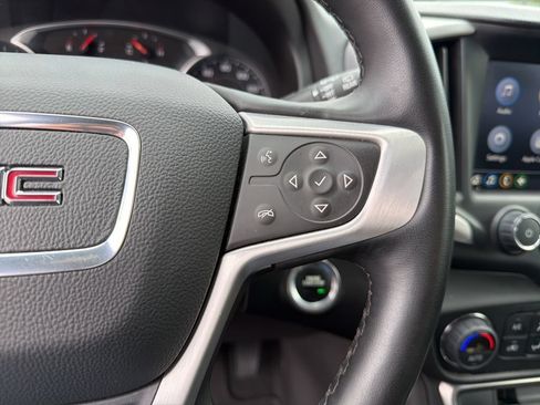 Used 2024 GMC Terrain SLT FWD image 17