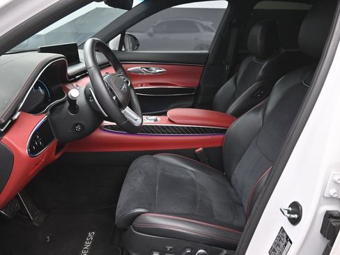 Used 2022 Genesis GV70 3.5T Sport w/ Sport Prestige Package AWD/4WD image 19