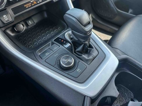 Used 2020 Toyota RAV4 XLE w/ Convenience Package AWD/4WD image 34