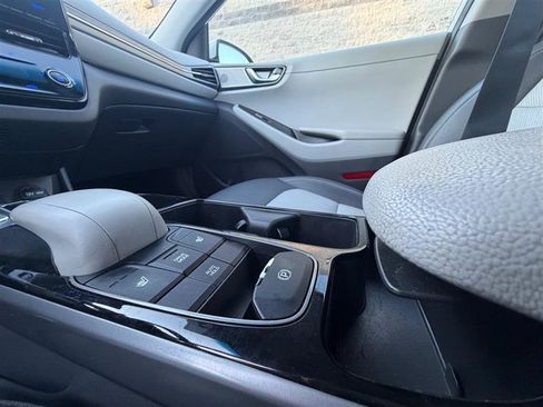 Used 2020 Hyundai Ioniq Limited FWD image 12