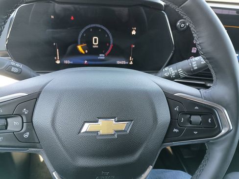 Used 2025 Chevrolet Trax LT w/ LT Convenience Package image 21