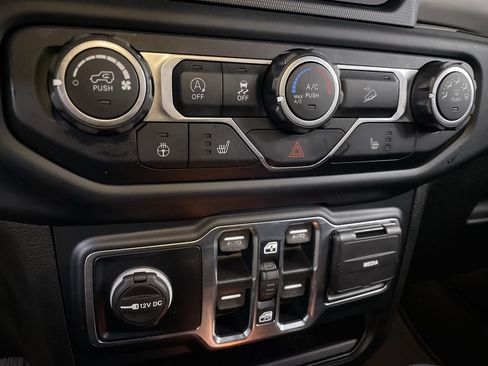 Used 2019 Jeep Wrangler Unlimited Sport S AWD/4WD image 16