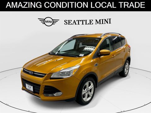 Used 2016 Ford Escape SE w/ Equipment Group 201A image 1