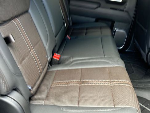 Used 2025 Chevrolet Silverado 1500 High Country w/ High Country Premium Package AWD/4WD image 25