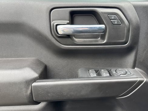 Used 2023 Chevrolet Silverado 1500 Custom Trail Boss w/ LPO, Dark Essentials Package AWD/4WD image 11