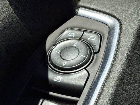 Used 2023 Chevrolet Silverado 1500 LT AWD/4WD image 19