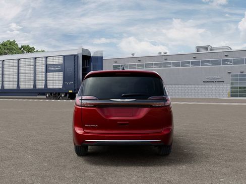 New 2026 Chrysler Pacifica Select image 7