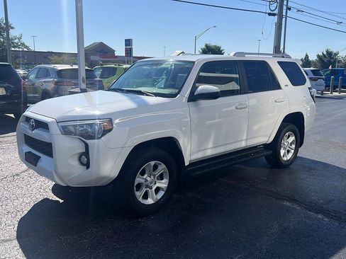 Used 2014 Toyota 4Runner 4WD image 2