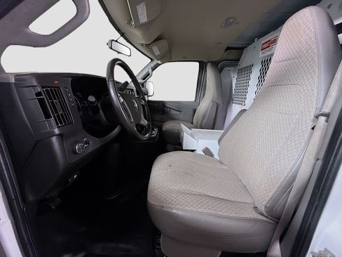 Used 2018 Chevrolet Express 3500 w/ Driver Convenience Package RWD image 20