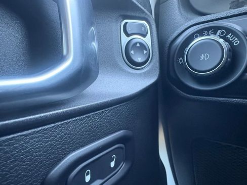 Used 2018 Jeep Wrangler Unlimited Sport S image 25