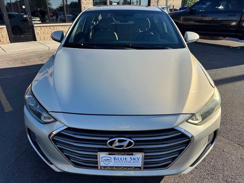 Used 2017 Hyundai Elantra Limited w/ Limited Tech Package 04 FWD image 2
