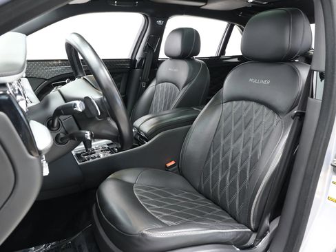 Used 2018 Bentley Mulsanne RWD image 20