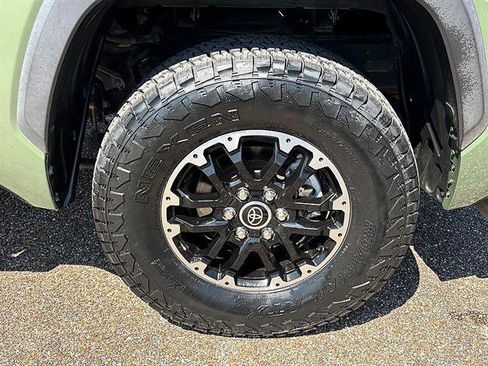 Used 2022 Toyota Tundra SR5 w/ SR5 Convenience Package AWD/4WD image 48
