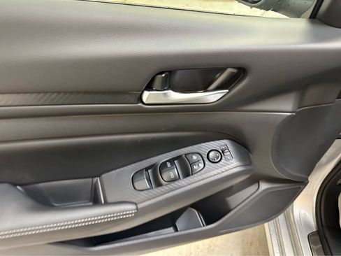 New 2025 Nissan Altima 2.5 SV image 15