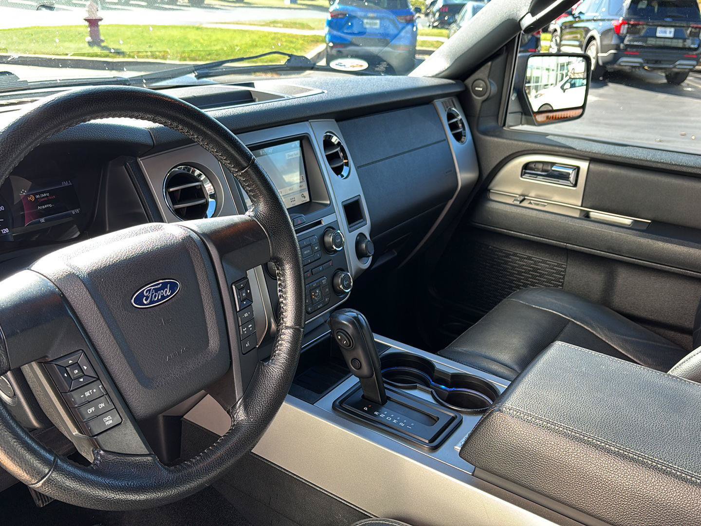Used 2017 Ford Expedition EL XLT w/ Equipment Group 202A AWD/4WD image 13