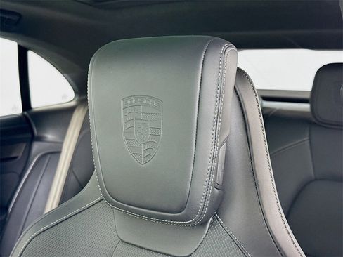 Used 2025 Porsche Macan Turbo Electric image 15