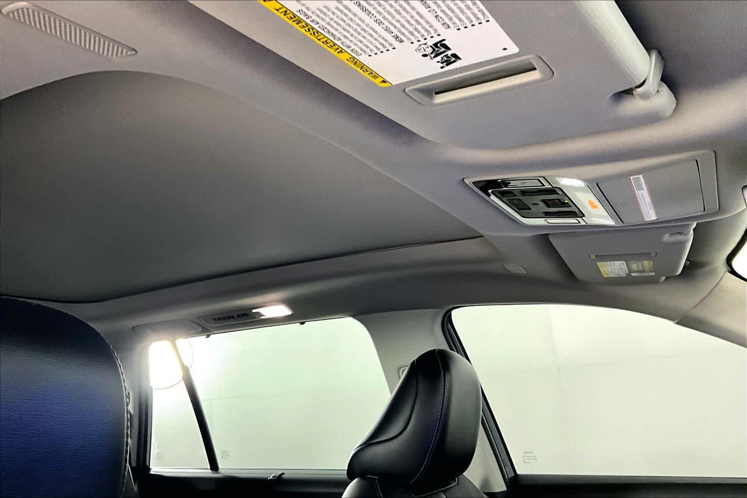 Used 2024 Toyota Grand Highlander AWD image 12