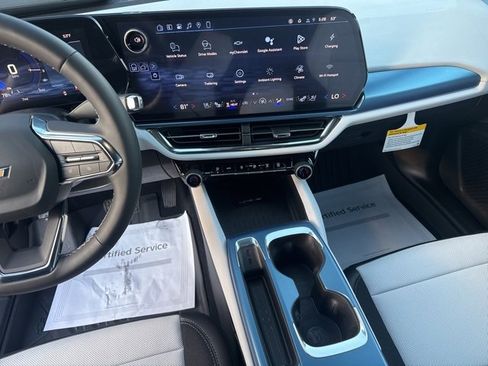 New 2026 Chevrolet Equinox EV LT w/ Convenience Package II image 18