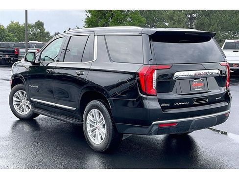Used 2024 GMC Yukon SLT w/ SLT Luxury Package AWD/4WD image 13