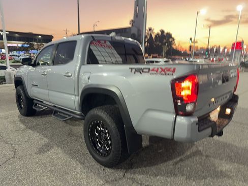 Used 2019 Toyota Tacoma TRD Off-Road image 16
