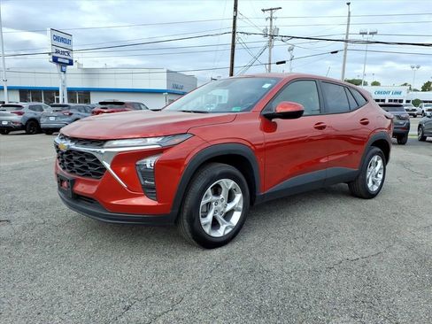 Certified 2024 Chevrolet Trax LS w/ LS Convenience Package image 5