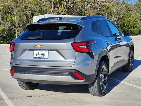 Certified 2024 Chevrolet Trax LT w/ Sunroof Package image 6