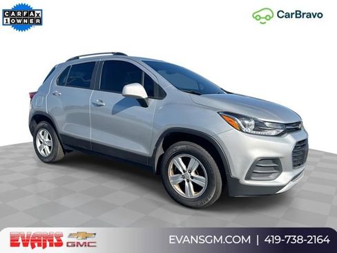 Certified 2022 Chevrolet Trax LT w/ LT Convenience Package image 1