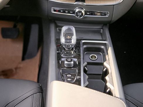 New 2026 Volvo XC60 B5 Plus w/ Climate Package image 29