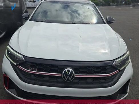 Used 2022 Volkswagen Jetta GLI Autobahn FWD image 3