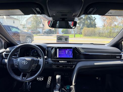 Used 2025 Toyota Camry SE w/ Convenience Package image 33