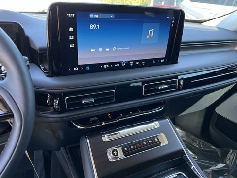 New 2025 Lincoln Aviator Reserve w/ Equipment Group 201A image 18