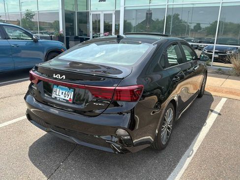 Used 2022 Kia Forte GT-Line w/ GT-Line Premium Package FWD image 4